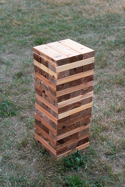 this image shows jenga